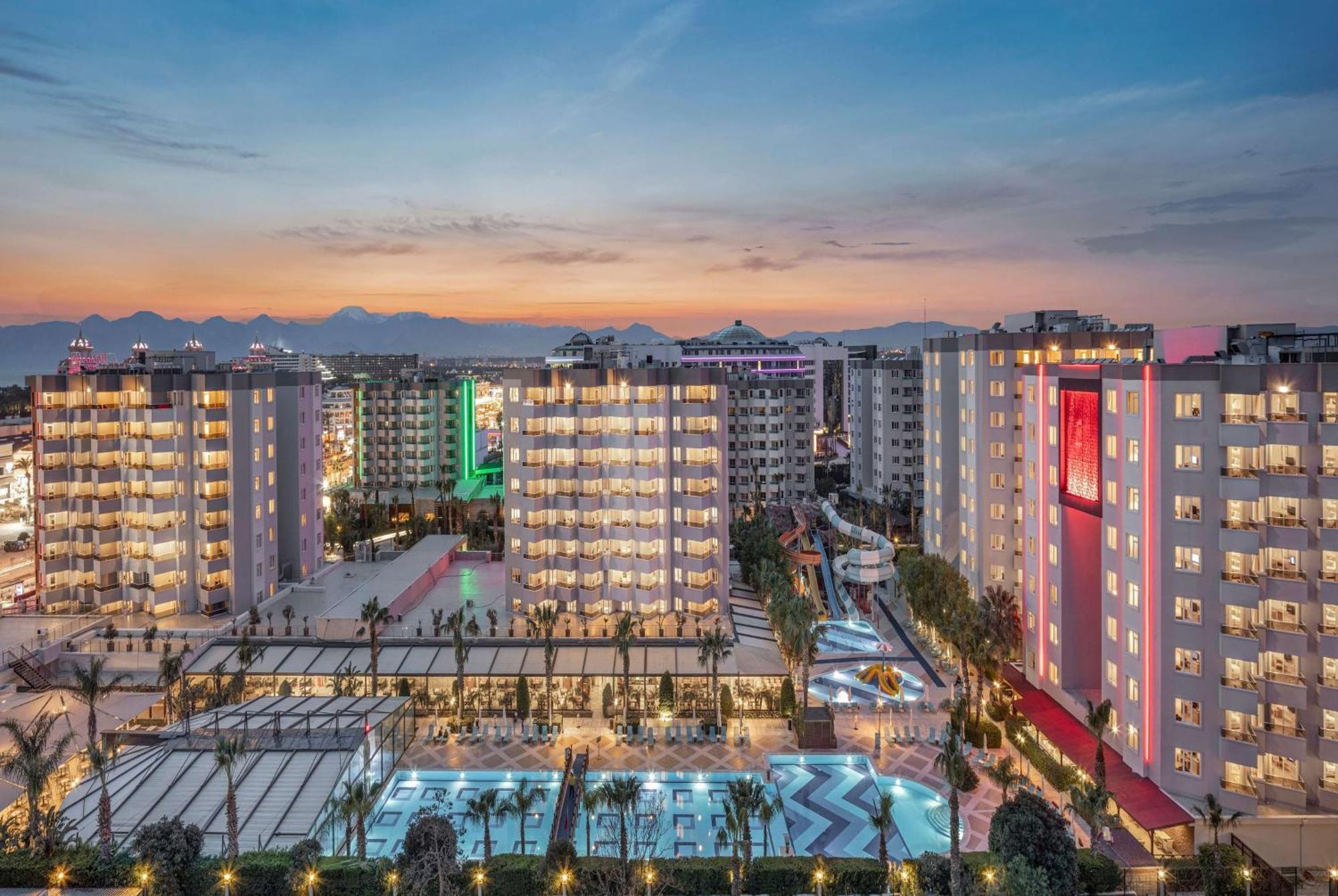 รามาดา รีสอร์ต บาย วินด์แฮม ลารา Hotel อันตัลยา ภายนอก รูปภาพ