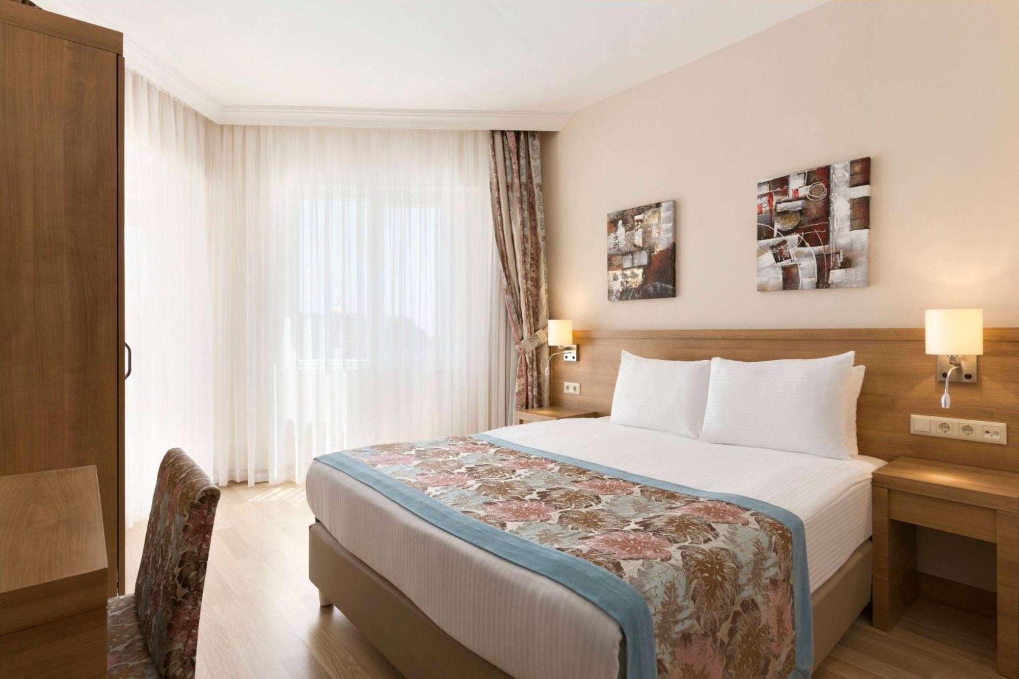 รามาดา รีสอร์ต บาย วินด์แฮม ลารา Hotel อันตัลยา ภายนอก รูปภาพ